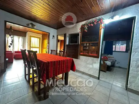 Casa 5 ambientes con 2 baños