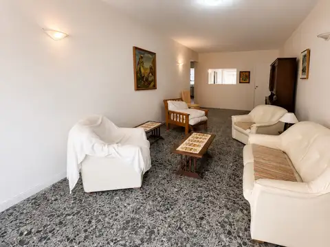 Avda Colon al 1800