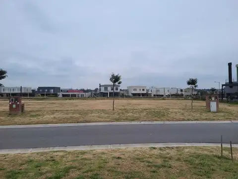 Av de Los Lagos , Puertos del Lago, Escobar 100