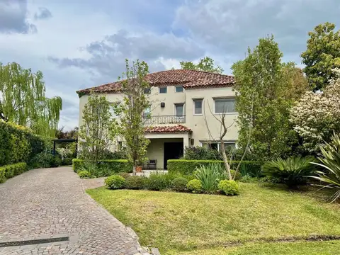 Excelente casa en venta en Ayres de Pilar