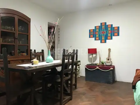 CASA 5 AMBIENTES, PARQUE, QUINCHO PARRILA Y COCHERA