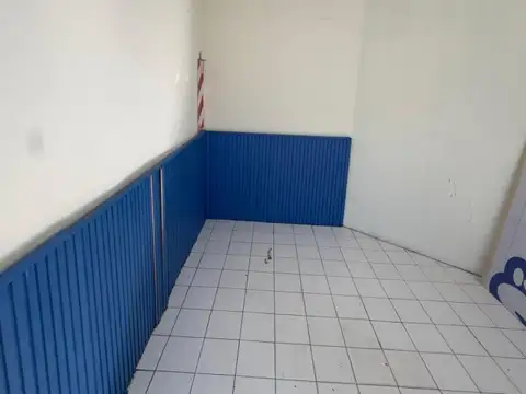 ALQUILER. LOCAL COMERCIAL A LA CALLE. VILLA URQUIZA.