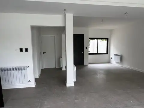 Casa 5 ambientes con 3 baños