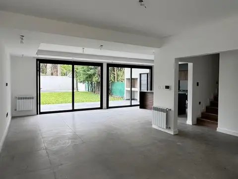 Casa en Venta con 1 cochera