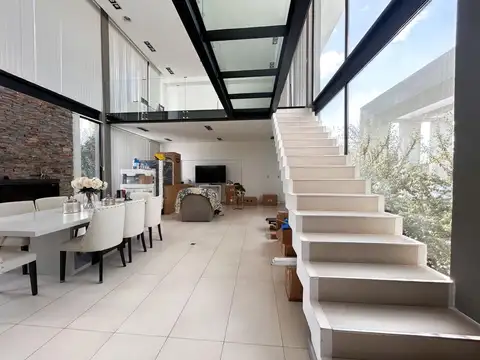Casa en Alquiler de 3 dormitorios