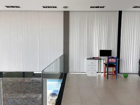 Casa 6 ambientes con 3 baños