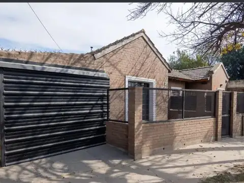 Casa en Venta con 4 cocheras