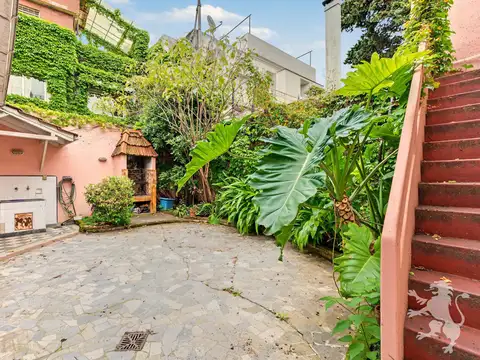 Casa 6 ambientes con 2 baños