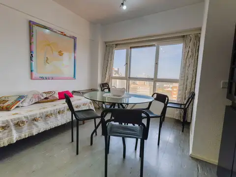 Departamento 3 ambientes Miramar lateral al mar