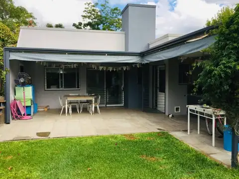 Casa en Venta con 1 cochera