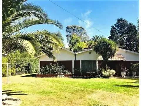 OPORTUNIDAD CASAQUINTA PARQUE LELOIR C/PISCINA  A 2 CDS DE M. FIERRO,1100M2 CON 320M2 CUB.HERMOSA 