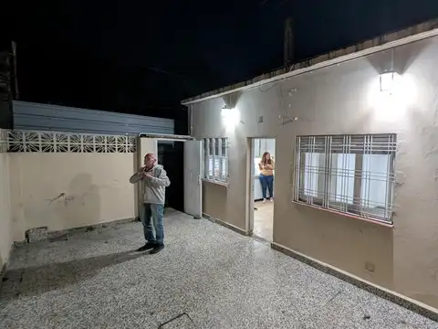 PH EN Alquiler- CANADÁ AL 3100, LANÚS OESTE  - 2 AMBIENTES