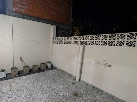 Depto Tipo Casa en Alquiler de 2 ambientes