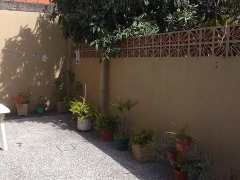 PH EN Alquiler- CANADÁ AL 3100, LANÚS OESTE  - 2 AMBIENTES