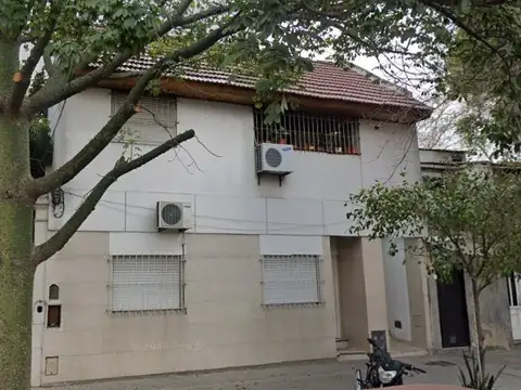 2 AMB EN PLANTA BAJA CON PATIO - BAJAS EXPENSAS - MUY BUEN ESTADO !