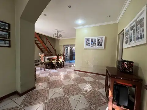 Depto Tipo Casa 4 ambientes con 2 baños