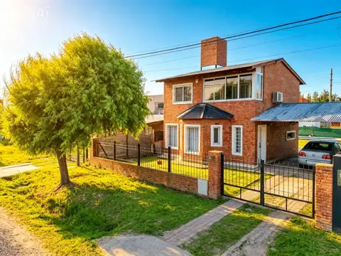 CASA  TRES DORMITORIOS  TIERRA DE SUEÑOS 3   FAMILIA 700  ROLDAN
