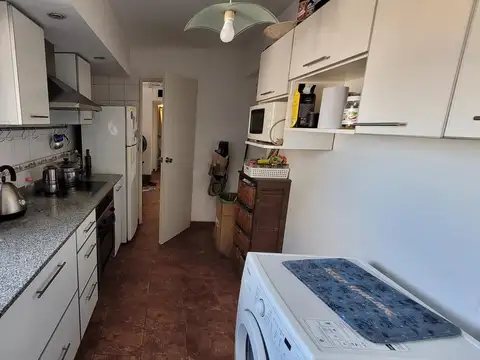 Departamento dos ambientes con cochera - Morón