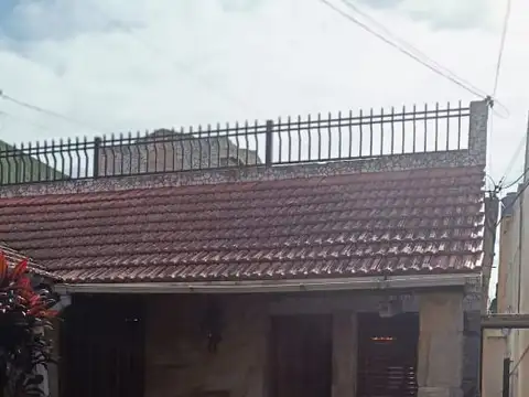 Casa 4 ambientes C/ Cochera + Depto 2 amb