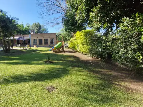 Casa en Venta con 3 cocheras