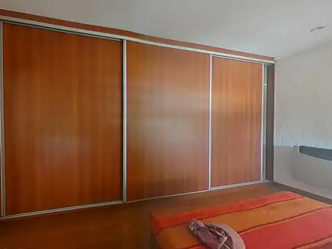 Casa en Venta con 4 cocheras