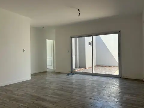 Venta Depto. 3 Amb. Patio a estrenar Gerli 1º Piso