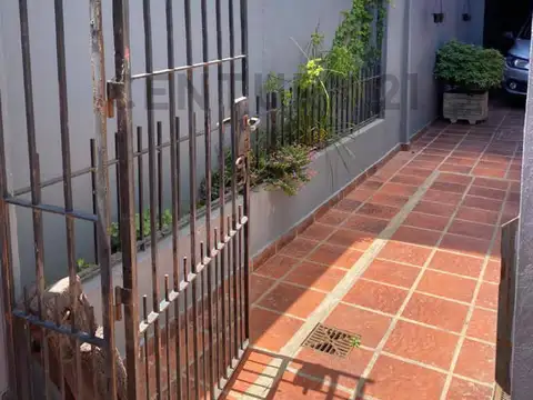 518 1400, Piso 0