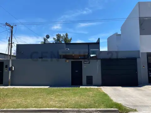 Casa al frente en PH - 518 e/ 9 y 10, Ringuelet, La plata