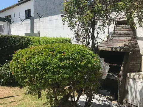 Casa 7 ambientes con 3 baños