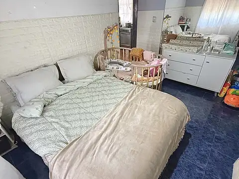Se vende hermosa casa con Patio en Pompeya
