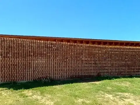 Casa en Alquiler con 1 cochera