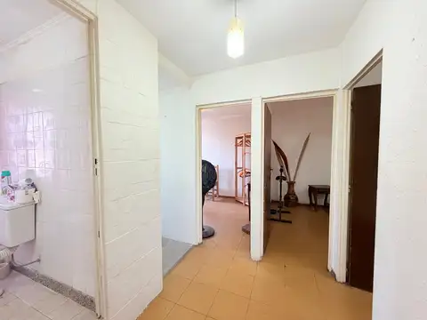 Departamento en venta de 4 ambientes en Barrio Piedrabuena, escalera 3. Sobre Zuviria