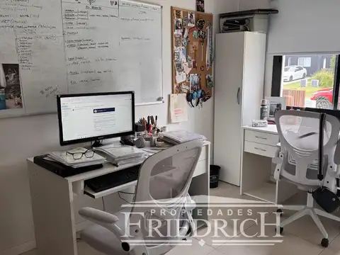 Casa en Venta con 3 cocheras