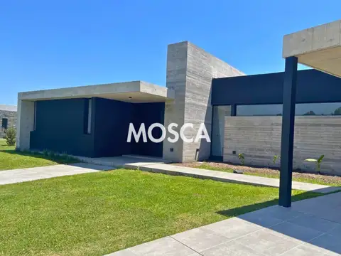 Casa en Barrio cerrado -  Lujan