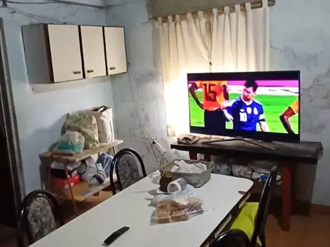 Casa 6 ambientes con 1 baño