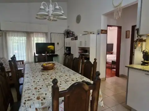 Casa 3 ambientes con 2 baños