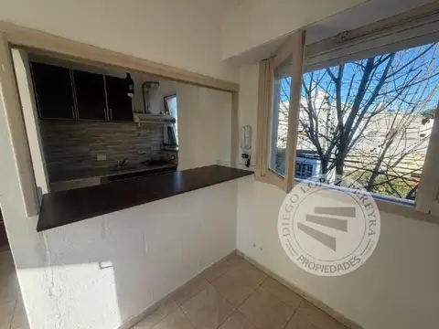 Ph 2  ambientes con patio sin expensas en Villa Martelli