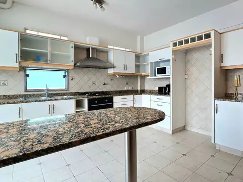 Departamento 4 ambientes con 2 baños