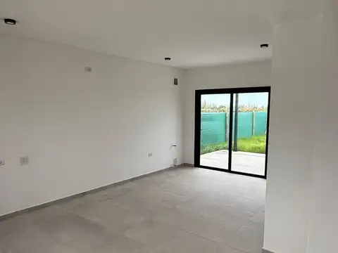 Casa 3 ambientes con 1 baño