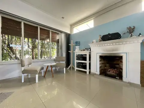 Casa 6 ambientes con 4 baños