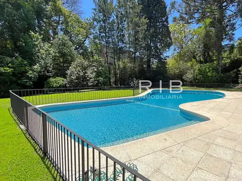 Casa 10 ambientes con 5 baños