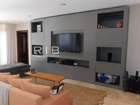 Importante Propiedad de 600 m2 cubiertos