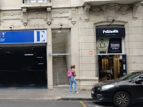 Exelente cochera España y Rioja acepto permutas