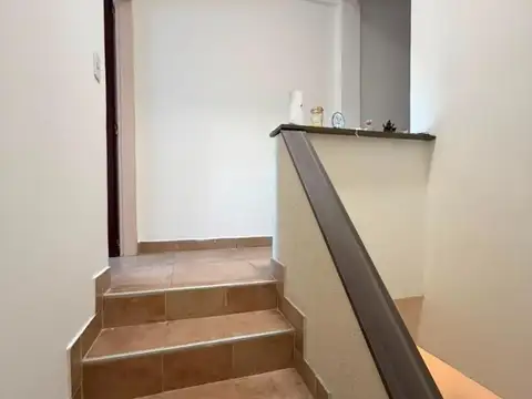 Depto Tipo Casa en Venta 8 años