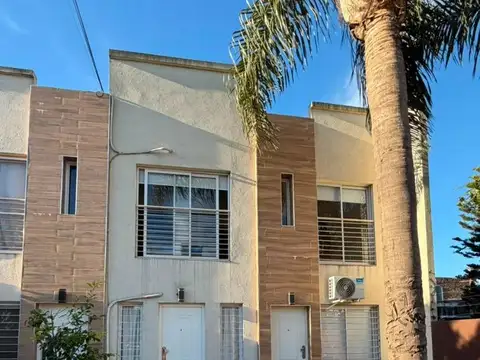DUPLEX 3 AMBIENTES CON COCHERA APTO CREDITO