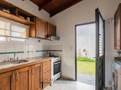 Depto Tipo Casa en Venta en Manuel B Gonnet, USD 94.000
