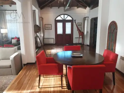 Casa en Venta con 1 cochera