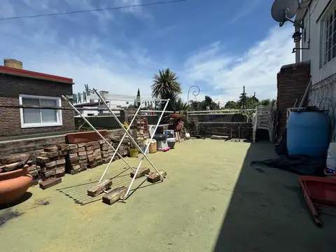 Depto Tipo Casa en Venta al Este