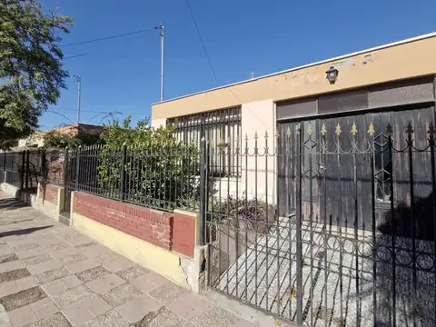 VENTA DE CASA EN BARRIO ANTÁRTIDA, MAIPÚ