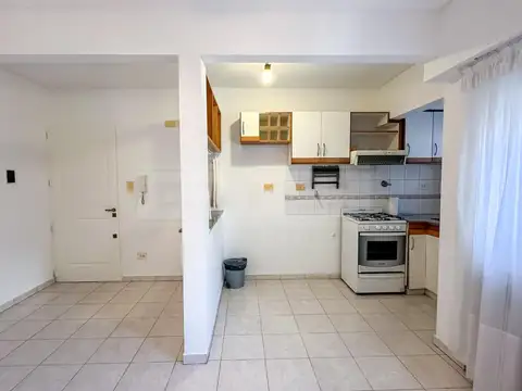 Departamento en Venta en San Isidro Vías / Rolon, USD 130.000